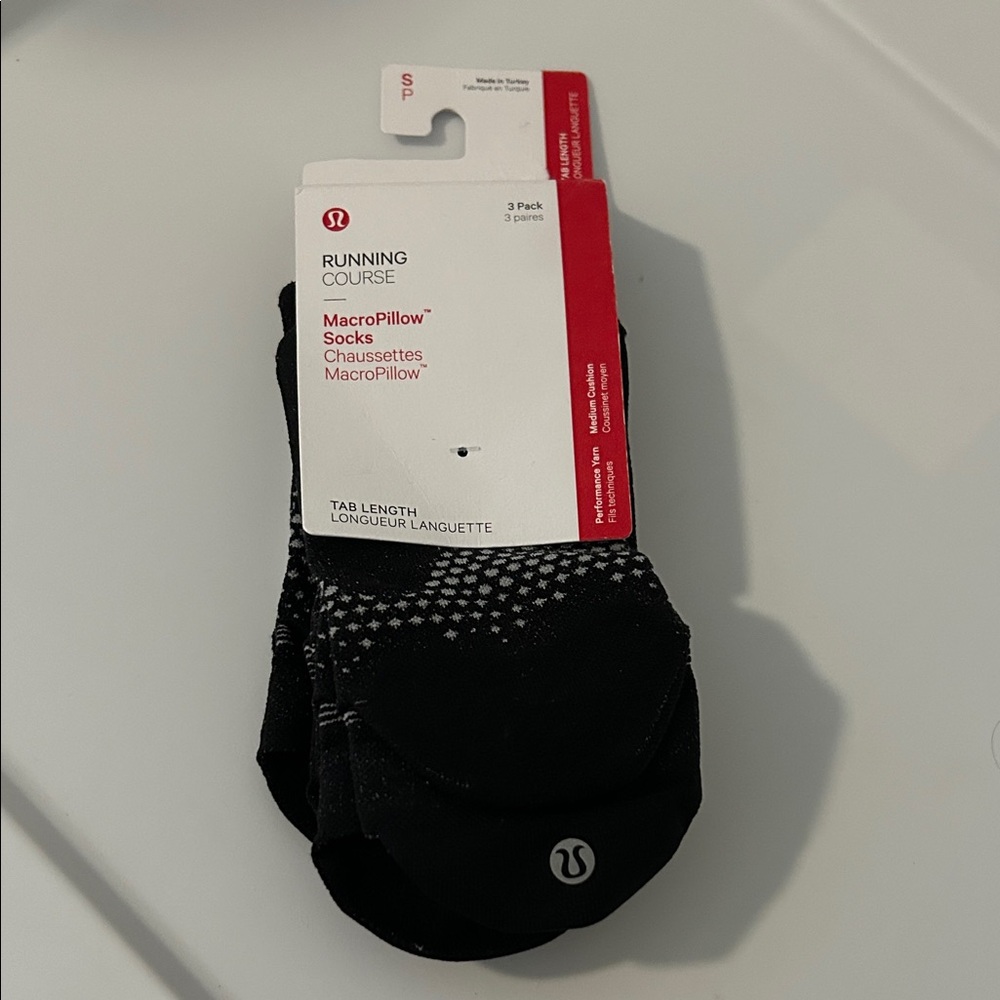 lululemon athletica macropillow Socks tab length size Small